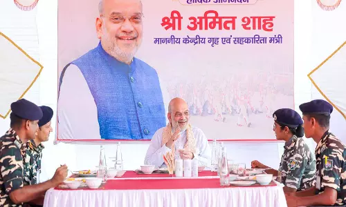 अमित शाह ने SSB जवानों संग निभाई ‘बड़ा खाना’ परंपरा