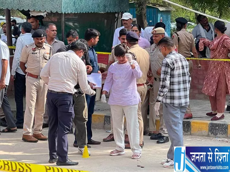 Hisar कोर्ट कॉम्प्लेक्स में फायरिंग, गैंगस्टर की मौत Hisar कोर्ट कॉम्प्लेक्स में फायरिंग, गैंगस्टर की मौत