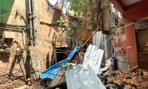 Delhi में बिल्डिंग गिरने से मजदूर की मौत Delhi में बिल्डिंग गिरने से मजदूर की मौत