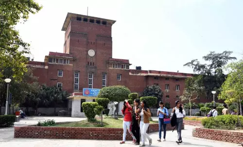 Delhi DUSU चुनाव में पोस्टर बैन, ऑनलाइन प्रचार