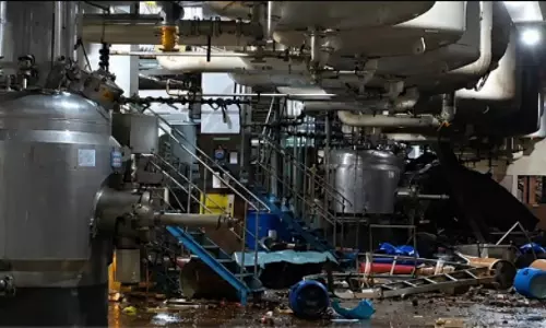 तेलंगाना की फार्मा कंपनी में रिएक्टर फटा, दो कर्मचारियों की मौत और नौ घायल तेलंगाना की फार्मा कंपनी में रिएक्टर फटा, दो कर्मचारियों की मौत और नौ घायल