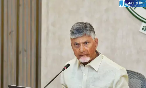 Naidu ने टीडीपी कार्यकर्ताओं से आउटरीच अभियान के ज़रिए ज़मीनी स्तर पर लोगों से जुड़ाव बढ़ाने को कहा