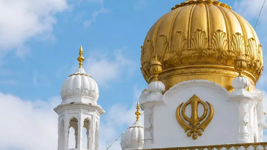 कनाडा के गुरुद्वारे के अंदर दो लोगों को चाकू मारा गया