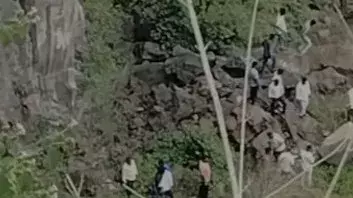 पारिवारिक त्रासदी: बेटे की जान बचाने की जद्दोजहद बनी पूरे परिवार के लिए जानलेवा