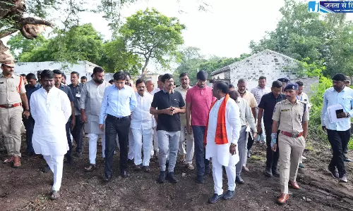 Telangana: पोंगुलेटी ने निज़ामाबाद में इंदिराम्मा घरों का निरीक्षण किया