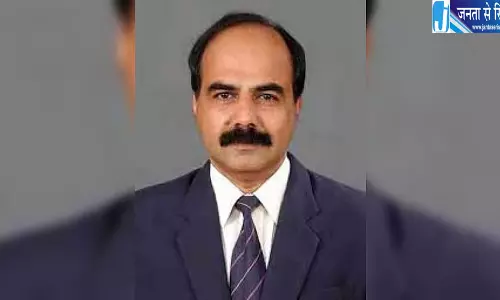 केरल यूनिवर्सिटी VC का दावा, विदेशी ताकतें युवाओं को नशे की ओर धकेल रहीं केरल यूनिवर्सिटी VC का दावा, विदेशी ताकतें युवाओं को नशे की ओर धकेल रहीं