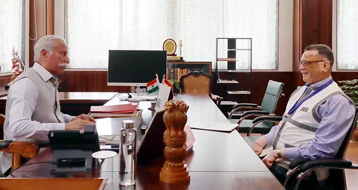जनहित को केंद्र में रखकर किए जाएं सुधार राज्यपाल की अपील जनहित को केंद्र में रखकर किए जाएं सुधार राज्यपाल की अपील