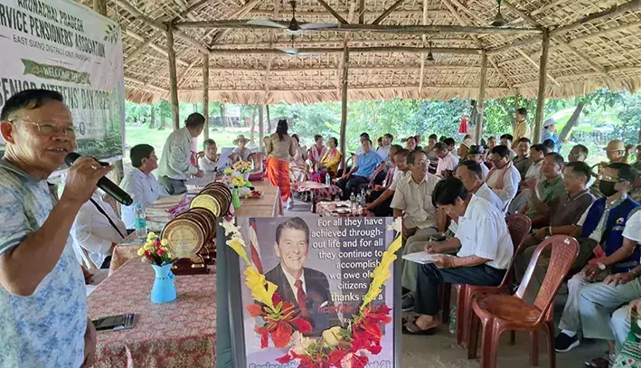 पूर्व सैनिकों का सम्मान समारोह बुजुर्ग दिवस पर किया गया सम्मानित पूर्व सैनिकों का सम्मान समारोह बुजुर्ग दिवस पर किया गया सम्मानित
