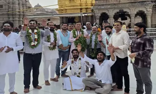 विधानसभा अध्यक्ष सतीश महाना ने काशी विश्वनाथ मंदिर में किया दर्शन-पूजन विधानसभा अध्यक्ष सतीश महाना ने काशी विश्वनाथ मंदिर में किया दर्शन-पूजन