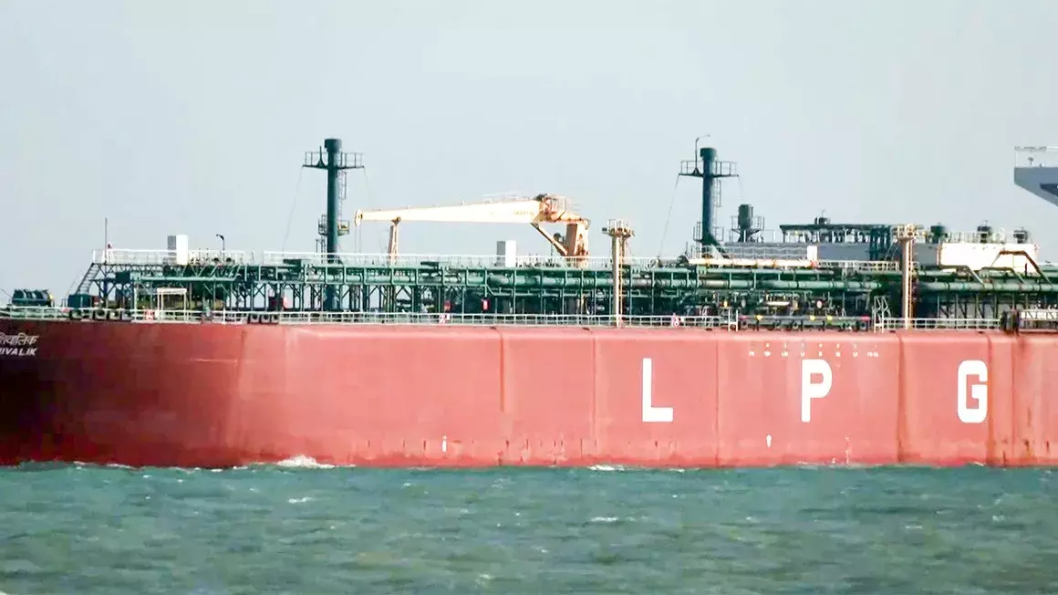 ऑयल रेगुलेटर की हरी झंडी: देश में बिछेगा 1,800 किमी LPG नेटवर्क