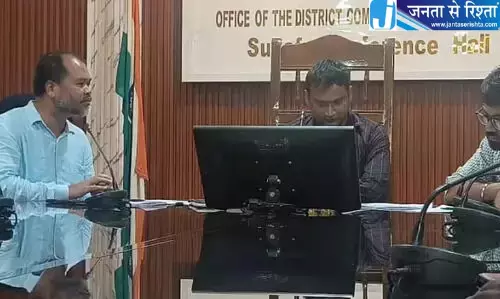 DC विवाद को लेकर शिवसागर ज़िला प्रशासनिक कर्मचारी संघ ने MLA अखिल गोगोई के ख़िलाफ़ विरोध प्रदर्शन किया