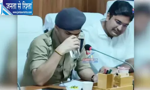 विदाई में भावुक हुए एसपी केके बिश्नोई, छलके आंसू विदाई में भावुक हुए एसपी केके बिश्नोई, छलके आंसू