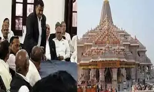 अयोध्या में चढ़ावा प्रकरण गरमाया वकीलों ने प्रशासन पर उठाए सवाल