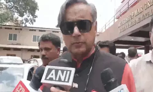 वंदे मातरम विवाद के बीच शशि थरूर का बड़ा बयान वंदे मातरम विवाद के बीच शशि थरूर का बड़ा बयान