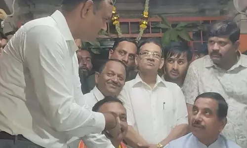 भवानी शंकर मंदिर पुष्करणी स्थल पर सड़क निर्माण को लेकर भड़के प्रह्लाद जोशी भवानी शंकर मंदिर पुष्करणी स्थल पर सड़क निर्माण को लेकर भड़के प्रह्लाद जोशी