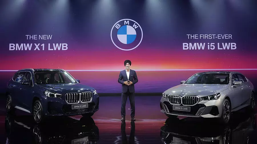 BMW ने भारत में लॉन्च की X1 लॉन्ग व्हीलबेस, कीमत ₹49.90 लाख से शुरू BMW ने भारत में लॉन्च की X1 लॉन्ग व्हीलबेस, कीमत ₹49.90 लाख से शुरू