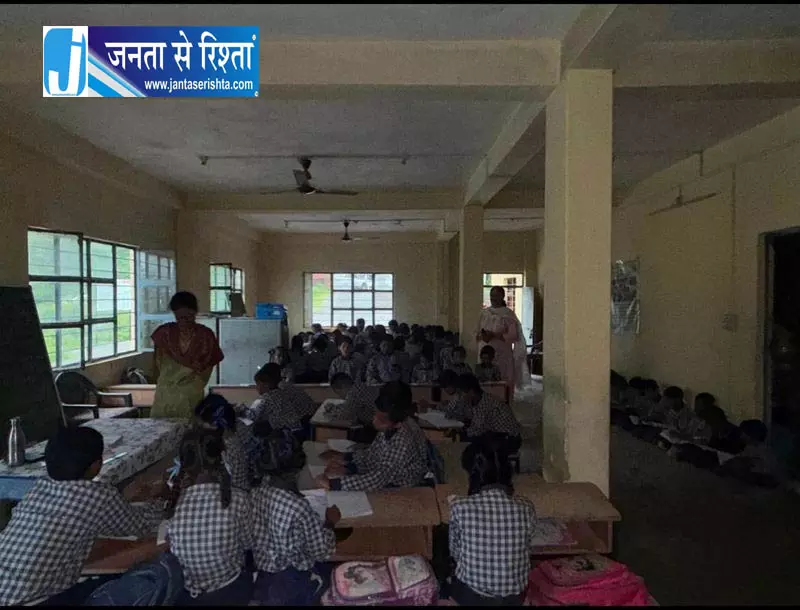 Himachal स्कूल भवन का इंतजार जारी Himachal स्कूल भवन का इंतजार जारी