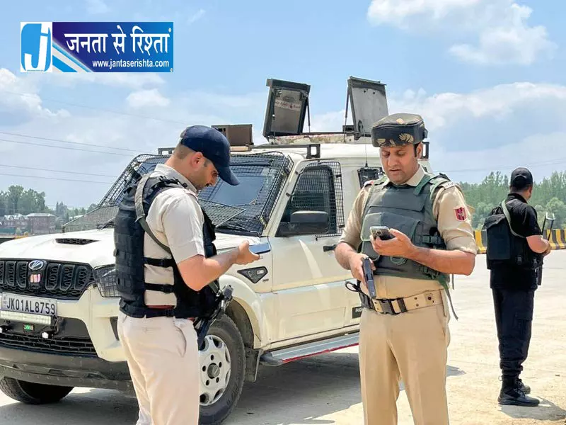 Kathua में ड्रग तस्कर की गाड़ी जब्त Kathua में ड्रग तस्कर की गाड़ी जब्त
