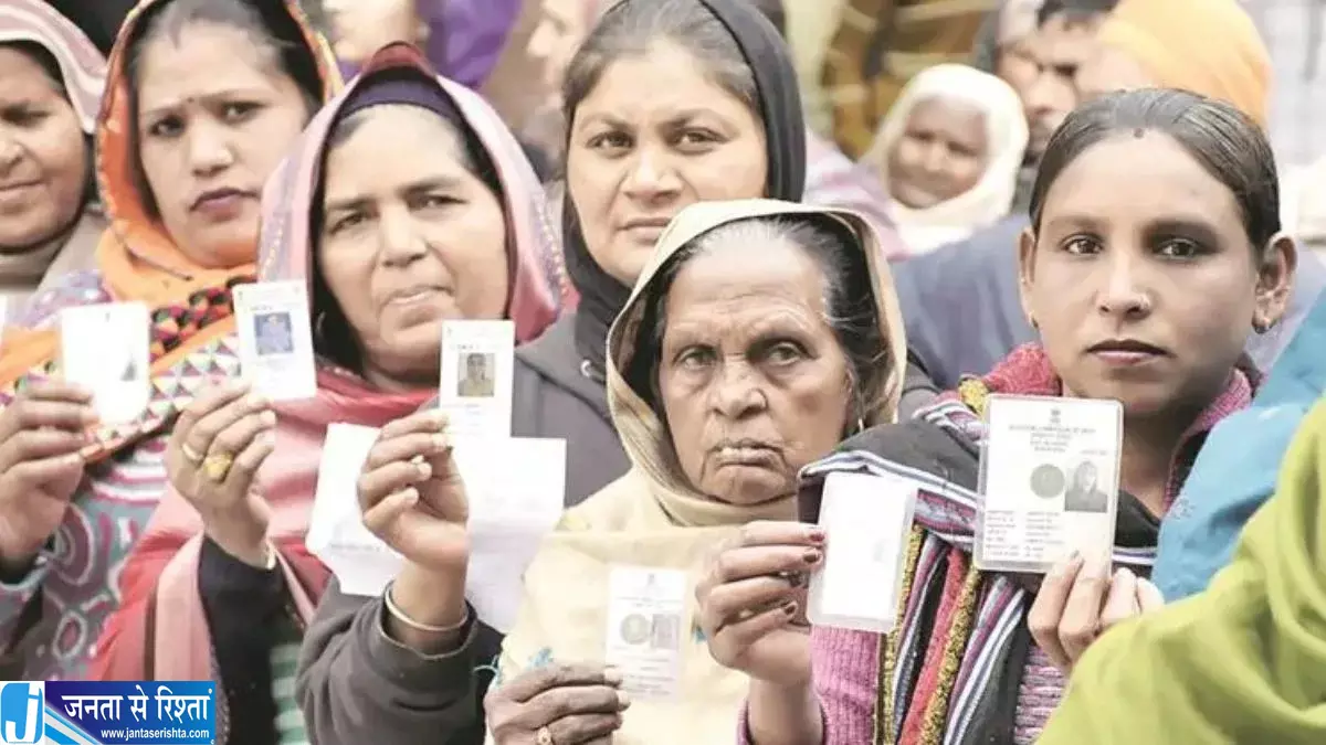 यूपी की महिला वोट बैंक पर पार्टियों की नजर चुनाव से पहले बढ़ी हलचल यूपी की महिला वोट बैंक पर पार्टियों की नजर चुनाव से पहले बढ़ी हलचल