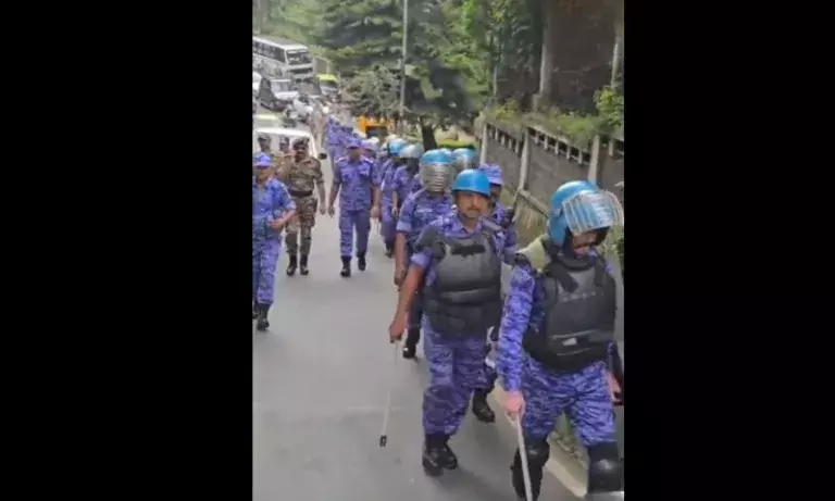 मेघालय: हिंसा के बाद शिलांग में स्थिति नियंत्रण में, फ्लैग मार्च जारी मेघालय: हिंसा के बाद शिलांग में स्थिति नियंत्रण में, फ्लैग मार्च जारी