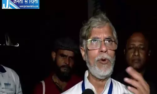 छात्रों की गूंज पहुंची दिल्ली, पवन खेड़ा ने साधा सरकार पर निशाना
