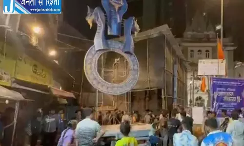मुंबई में बड़ा हादसा, गणपति प्रतिमा गिरने से 2 की मौत
