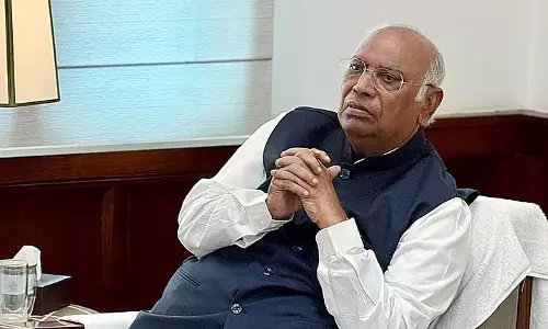 रेवंत रेड्डी की अमेरिका यात्रा को मंजूरी न देना केंद्र की संकीर्ण सोच: मल्लिकार्जुन खड़गे