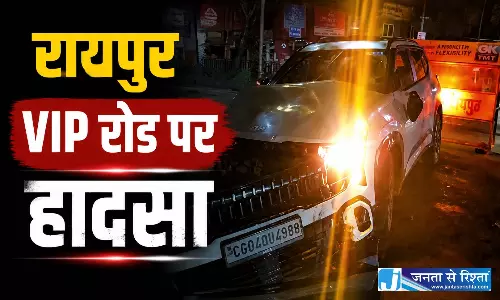 VIP रोड पर SPEED आउट ऑफ कंट्रोल, कार की टक्कर से SCOOTY के उड़े परखच्चे