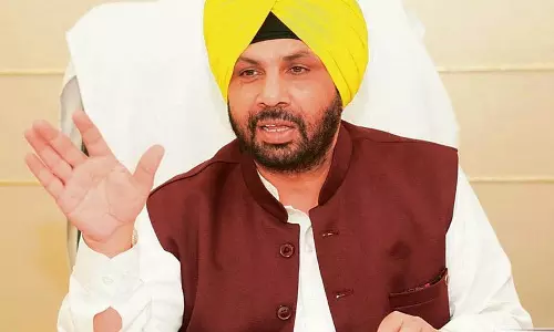 Bathinda रोड गुणवत्ता पर सियासी विवाद Bathinda रोड गुणवत्ता पर सियासी विवाद