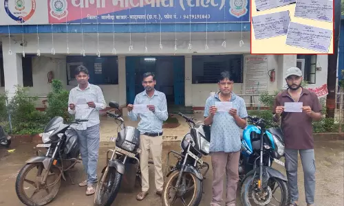 शराब पीकर वाहन चलाने वालों पर पुलिस का चाबुक: 4 चालकों पर लगा 40 हजार का जुर्माना, लाइसेंस होंगे निलंबित शराब पीकर वाहन चलाने वालों पर पुलिस का चाबुक: 4 चालकों पर लगा 40 हजार का जुर्माना, लाइसेंस होंगे निलंबित