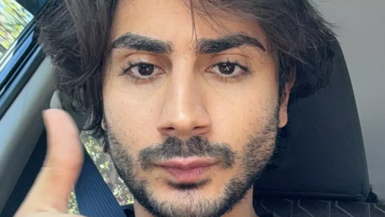 हेयरस्टाइल पर ट्रोल्स के निशाने पर आए अरहान खान, दिया करारा जवाब हेयरस्टाइल पर ट्रोल्स के निशाने पर आए अरहान खान, दिया करारा जवाब
