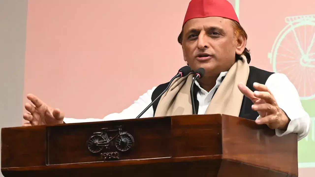 आरक्षण संविधान प्रदत्त अधिकार: प्रदर्शन के बीच अठावले और अखिलेश का बयान