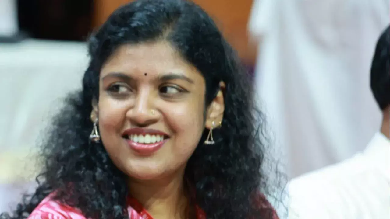 Kerala DYFI को मिली पहली महिला अध्यक्ष, CPI-M में बड़े बदलाव