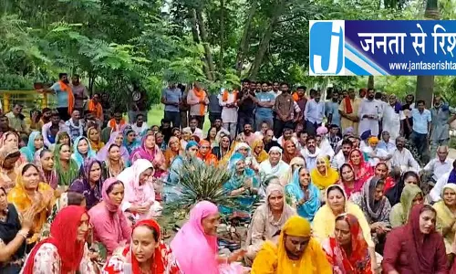 ऊना मिनी सचिवालय में भीड़ जुटाने पर रोक ऊना मिनी सचिवालय में भीड़ जुटाने पर रोक