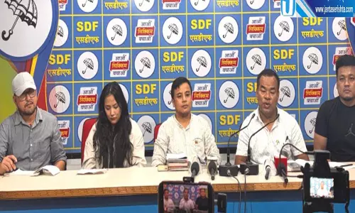27 करोड़ रुपये के पर्यटन राजस्व नुकसान पर SDF ने CM के इस्तीफे की मांग 27 करोड़ रुपये के पर्यटन राजस्व नुकसान पर SDF ने CM के इस्तीफे की मांग