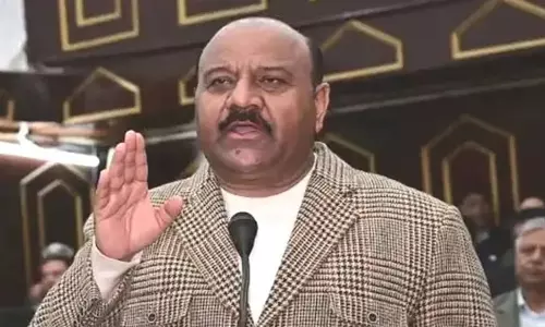 गांधीनगर अस्पताल में सुविधाओं की कमी पर डिप्टी सीएम का निरीक्षण गांधीनगर अस्पताल में सुविधाओं की कमी पर डिप्टी सीएम का निरीक्षण