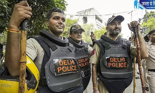 जंतर-मंतर पर आरक्षण सुधार के नाम पर प्रदर्शन की अनुमति नहीं जंतर-मंतर पर आरक्षण सुधार के नाम पर प्रदर्शन की अनुमति नहीं