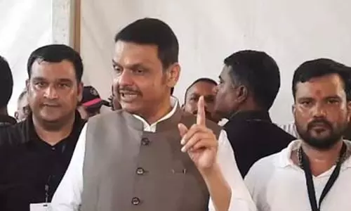 राहुल गांधी खाने और दिखाने के दांत अलग रखते हैं: सीएम फडणवीस