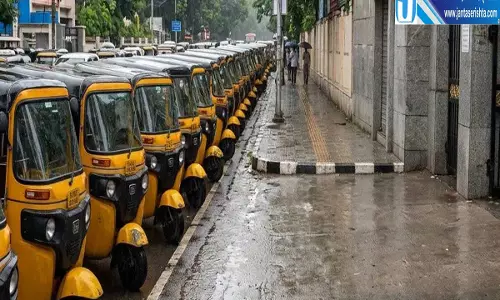 ऑटो चालकों की हड़ताल के बीच बच्चों की चिंता बढ़ी अभिभावकों ने मांगी छुट्टी ऑटो चालकों की हड़ताल के बीच बच्चों की चिंता बढ़ी अभिभावकों ने मांगी छुट्टी