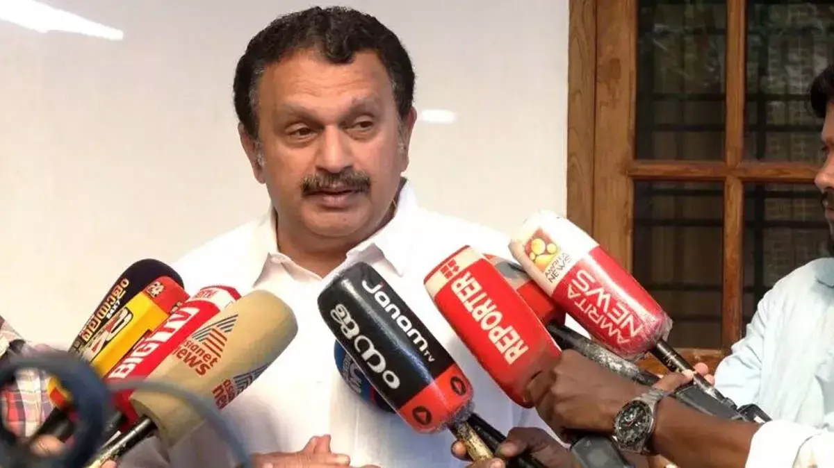 म्यूजियम विवाद: मंत्री मुरलीधरन बोले- पुरानी मानसिकता में जी रही पुलिस म्यूजियम विवाद: मंत्री मुरलीधरन बोले- पुरानी मानसिकता में जी रही पुलिस