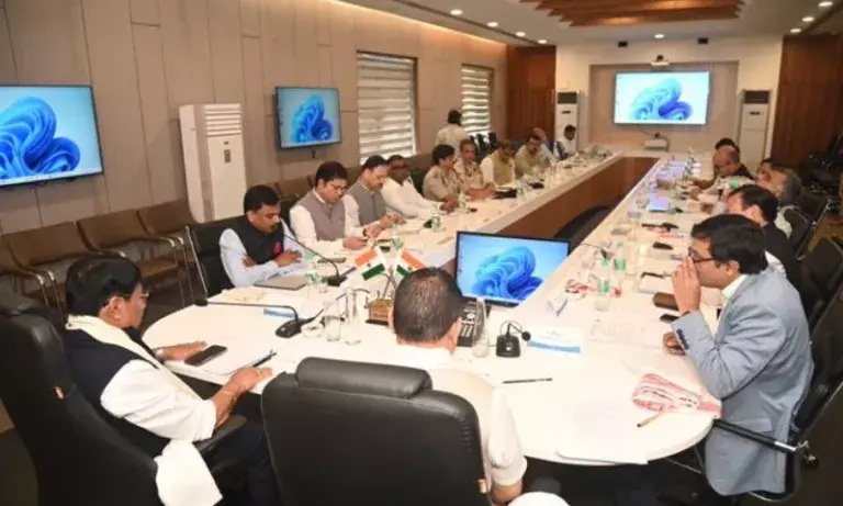 असम-मेघालय सीमा: फंसी गाड़ियों को निकालने का 48 घंटे का प्लान