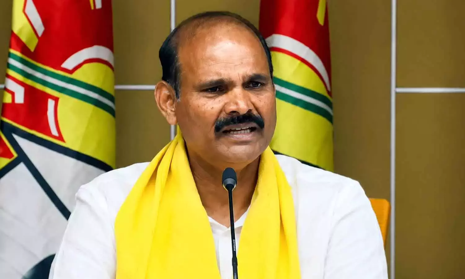 Andhra: कोलुसु ने YSRCP को चुनौती दी है कि वे मेगा DSC में हुई एक भी गड़बड़ी साबित करके दिखाएं