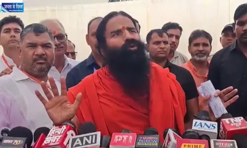 कंगना के बयान पर रामदेव बोले- विवाद नहीं बढ़ाना चाहता कंगना के बयान पर रामदेव बोले- विवाद नहीं बढ़ाना चाहता