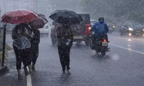हैदराबाद मौसम अपडेट: दो दिन चलेगी 40 KM/h की रफ्तार से हवा हैदराबाद मौसम अपडेट: दो दिन चलेगी 40 KM/h की रफ्तार से हवा