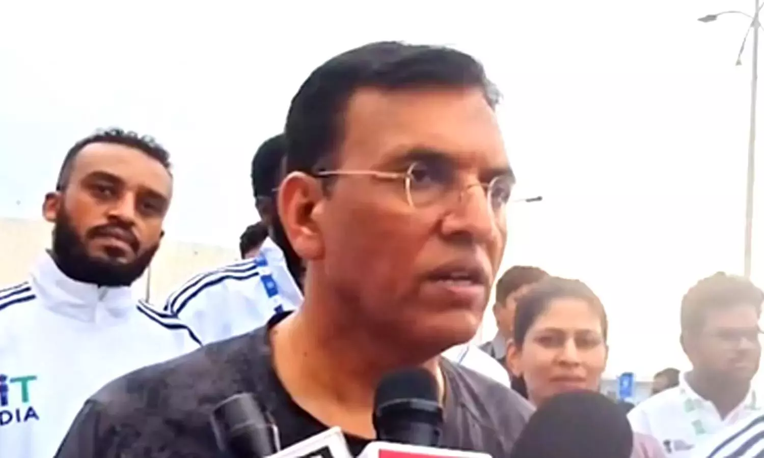 मनसुख मंडाविया ने विशाखापत्तनम में ब्रिक्स फ्रेंडशिप साइक्लिंग इवेंट में फिट इंडिया मूवमेंट पर ज़ोर दिया मनसुख मंडाविया ने विशाखापत्तनम में ब्रिक्स फ्रेंडशिप साइक्लिंग इवेंट में फिट इंडिया मूवमेंट पर ज़ोर दिया