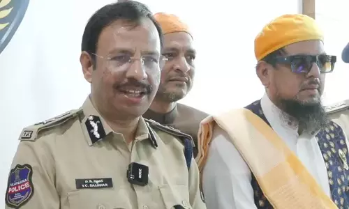 मिलाद-उन-नबी पर हैदराबाद में सुरक्षा पुख्ता, पुलिस की अपील जारी मिलाद-उन-नबी पर हैदराबाद में सुरक्षा पुख्ता, पुलिस की अपील जारी
