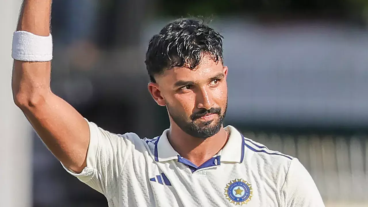 पडिक्कल के 117 रन, भारत ने श्रीलंका के खिलाफ बनाए 300/5