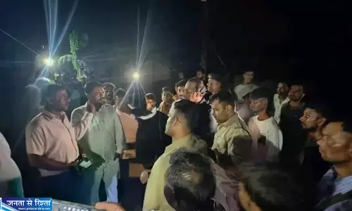 जामताड़ा में धार्मिक विवाद ने पकड़ा तूल पुलिस ने संभाला मोर्चा जामताड़ा में धार्मिक विवाद ने पकड़ा तूल पुलिस ने संभाला मोर्चा