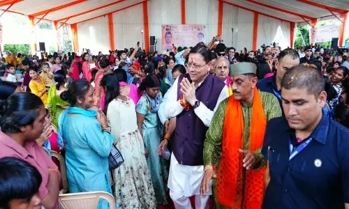 सीएम धामी ने देहरादून में मनाया रक्षाबंधन