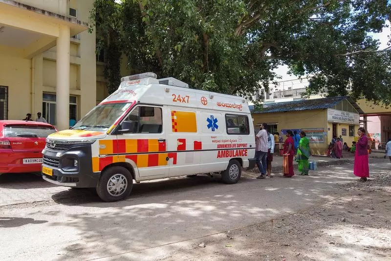 फरीदाबाद कोर्ट के रेस्ट रूम की खिड़की से नाबालिग कूदा फरीदाबाद कोर्ट के रेस्ट रूम की खिड़की से नाबालिग कूदा